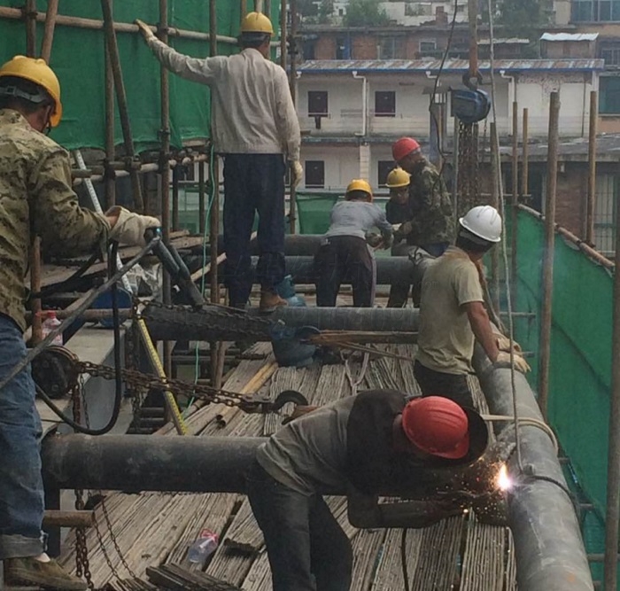 飛機(jī)壩ETFE膜結(jié)構(gòu)安裝-燁興膜結(jié)構(gòu) 飛機(jī)壩ETFE膜結(jié)構(gòu)安裝.jpg