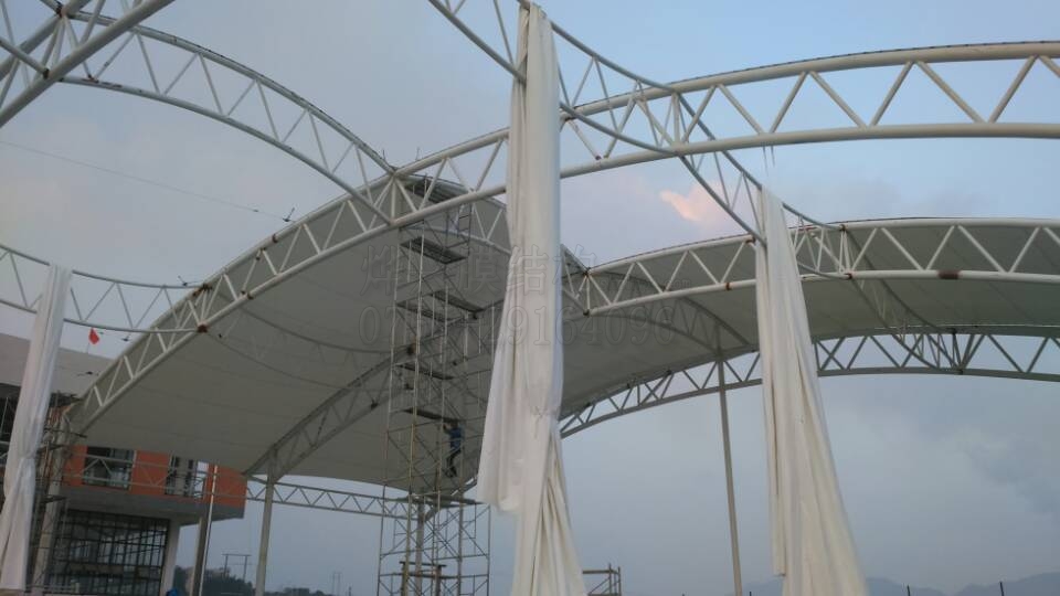 貴州桐梓球場(chǎng)膜結(jié)構(gòu)-深圳市燁興膜結(jié)構(gòu)工程有限公司 貴州桐梓球場(chǎng)膜結(jié)構(gòu)8.jpg